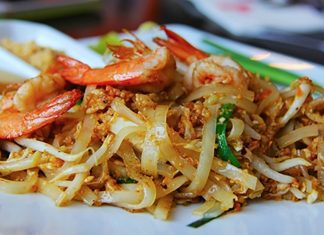 “ผัดไทยกุ้งสด” เท่าไหร่ก็ไม่พอ!?