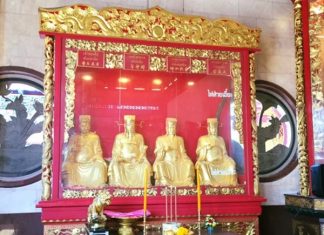 ใครเกิดปีชง เน้นขอพร “เทพไท่ส่วยเอี๊ยะ” ตาม “หมอช้าง” บอก