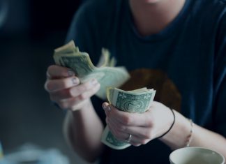 ถ้า “ตกงาน” ควรจัดสรรหนี้และการเงินอย่างไร?