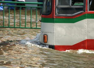 ทำความเข้าใจพื้นที่กทม. เหตุใด “น้ำท่วม” เมื่อฝนตกหนัก