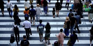 ปรับขึ้นเงินสบทบประกันสังคม 2569 “จ่ายเพิ่ม” เท่าไร และได้อะไรเพิ่มบ้าง