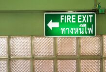 ประตูฉุกเฉินที่ใช้ไม่ได้จริง เปลี่ยนทางรอดกลายให้กลายเป็นทางตัน
